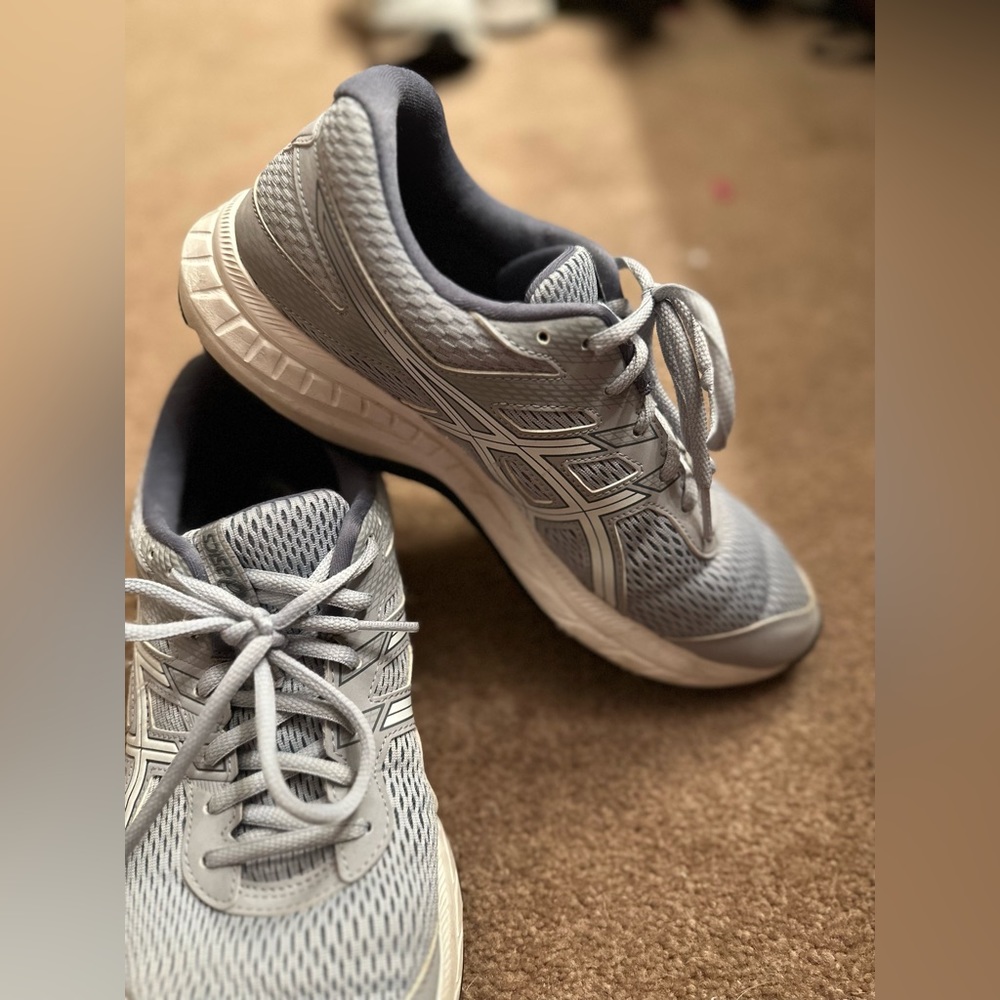 Size 10 Grey ASICS! Worn Handful of times!